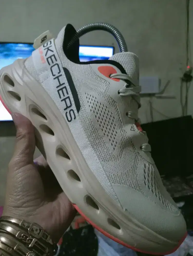 Sepatu sport sneaker skechers