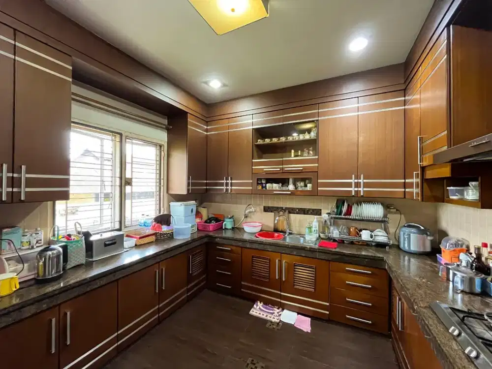 Villa di jalan Katamso Dalam