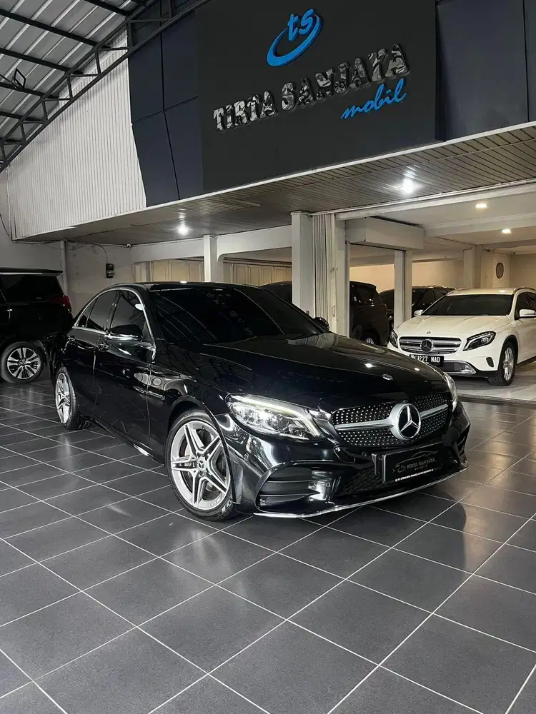 [9rbMiles] Mercedes Benz C300 2019 AMG Line KM 15 rb Mercy C 300