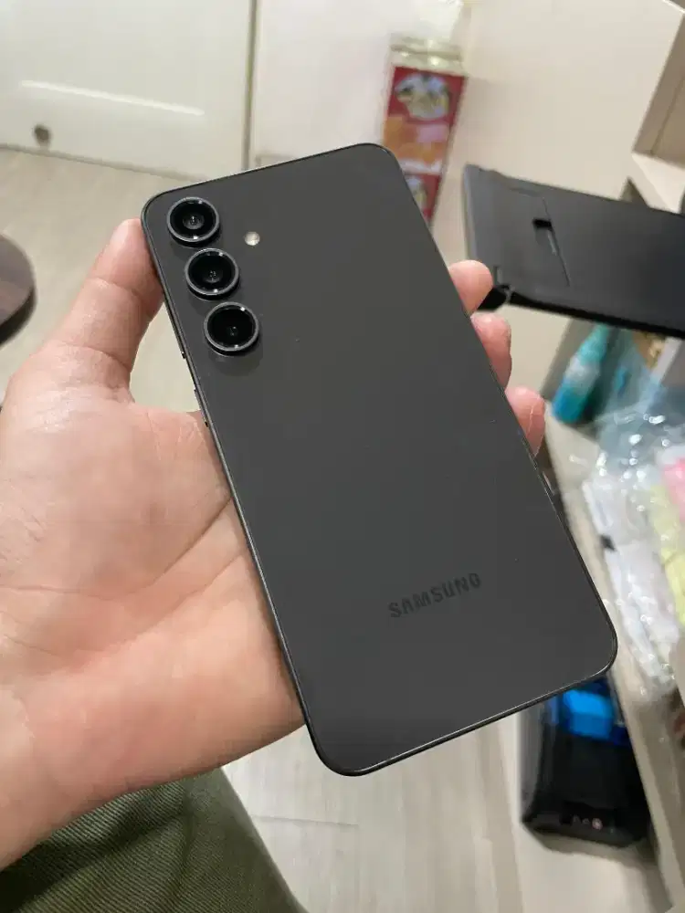 Samsung S24 FE 8/256gb 5G