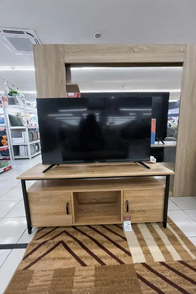 Sharp TV 43 plus tv Stand