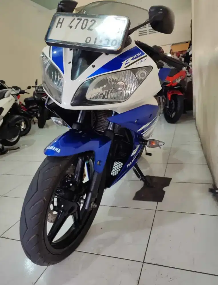 Yamaha R15 V2 2015