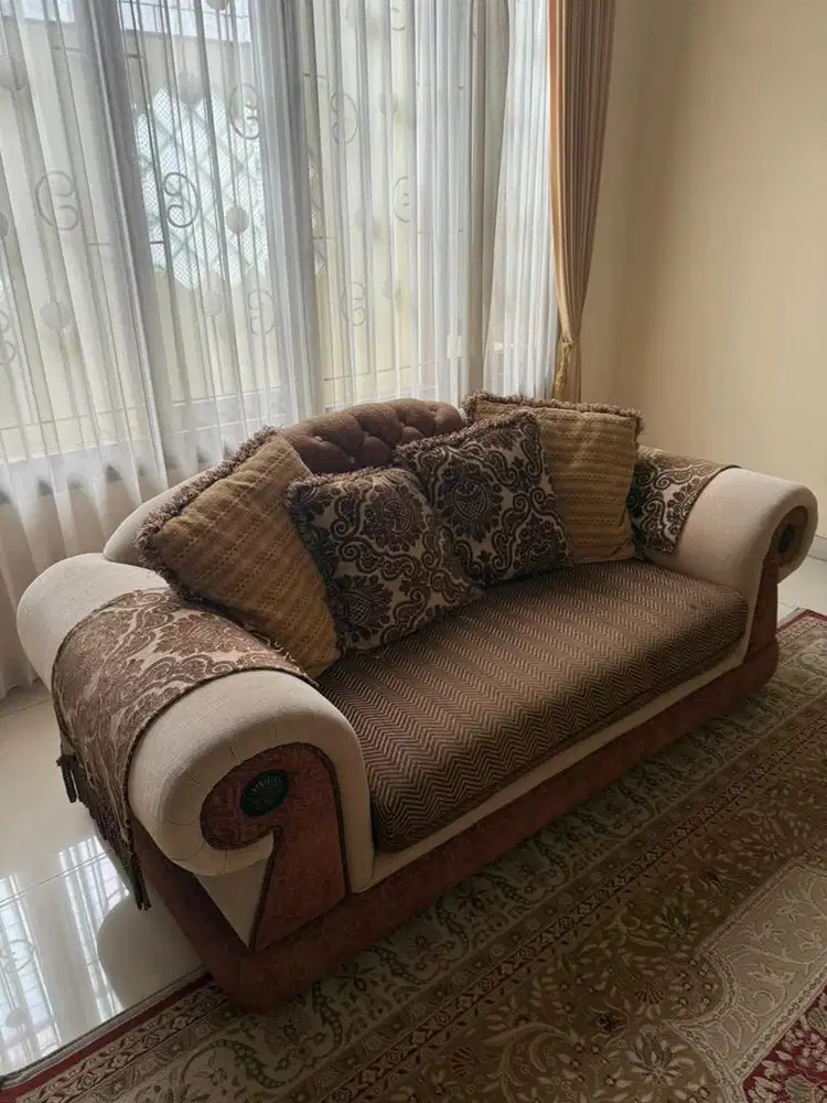 KURSI SOFA SERI KLASIK MODEL EROPA MASIH MULUS