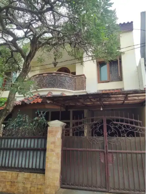 Dijual Cepat Rumah 2 Lantai di Larangan Indah, Tangerang.