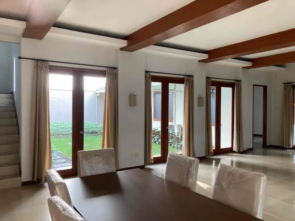 Prime Property Simprug Jakarta Selatan LT 680 m² SHM – Rare Listing