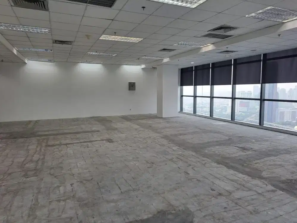 SEWA KANTOR  DI JAKARTA PUSAT  THAMRIN  157M2  BARE 275K NEGO