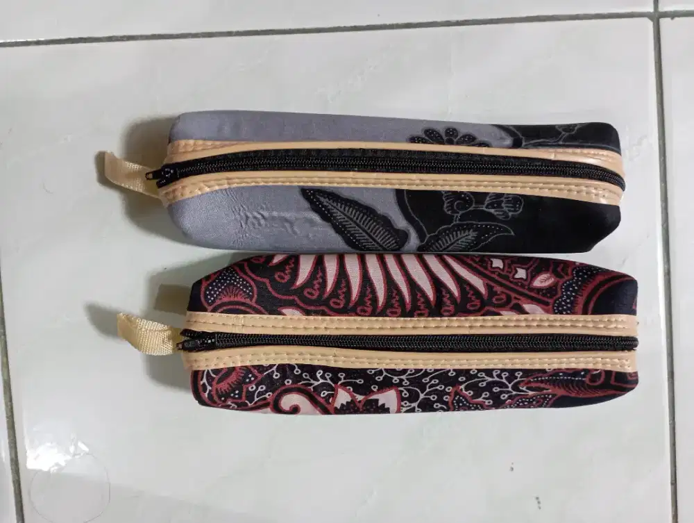 Tempat pensil motif batik