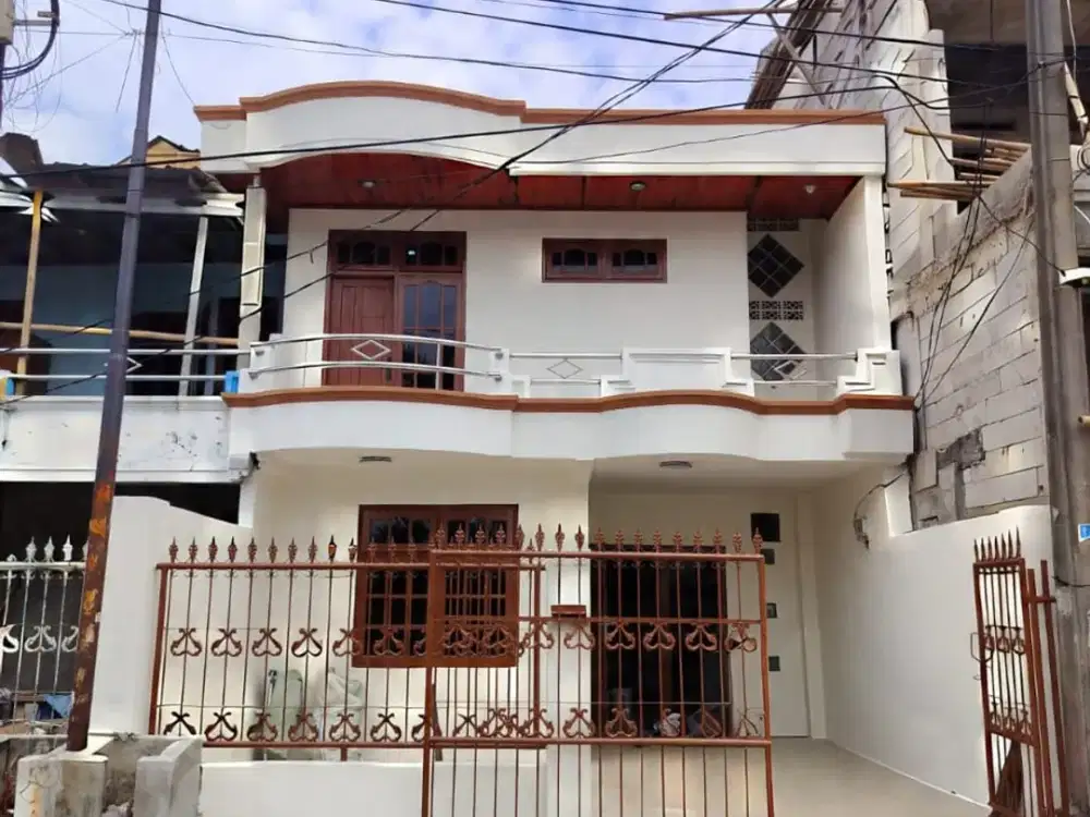 Dijual Harga 800 Jutaan Rasa Harapan Indah! Rumah Nyaman di Taman Harapan Baru, Selangkah ke Pusat Kuliner