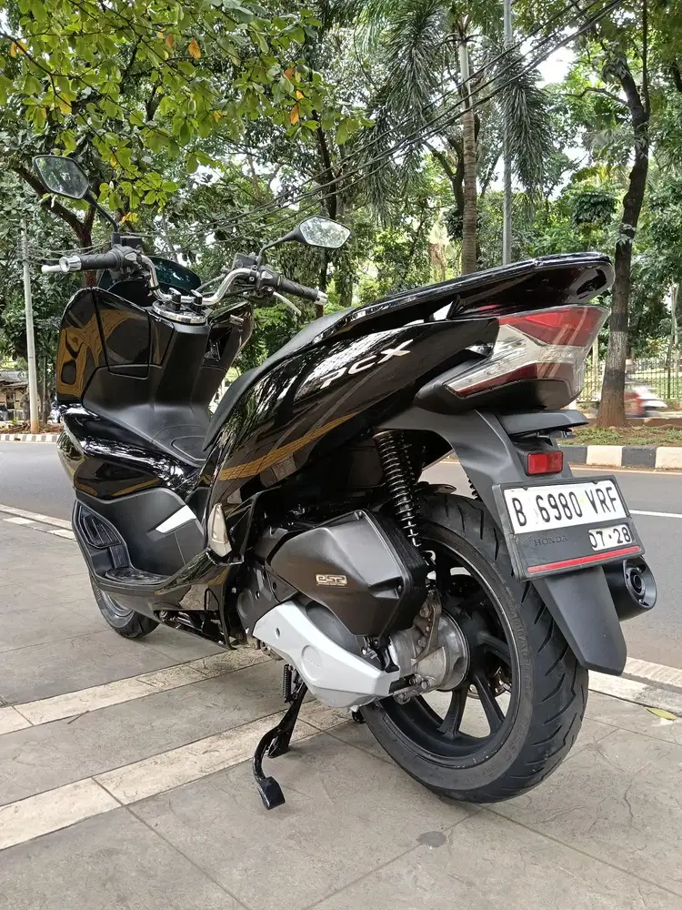 DIJUAL CASH HONDA PCX 150 ABS THN 2018 PAJAK IDUP SIAP PAKAI