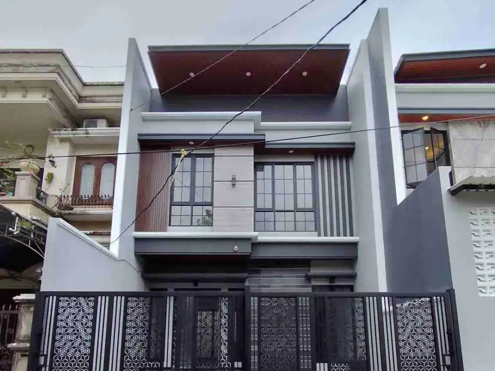 Mewah! Rumah 2 Lantai Araya Surabaya 4+1 Kamar  7x18 SHM  Row 3 Mobil
