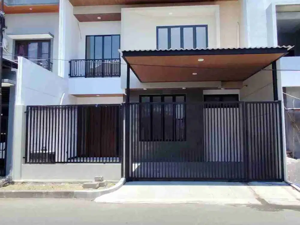 Rumah Mewah Pantai Mentari Surabaya Timur 5+1 Kamar Tidur Bangunan Luas 280m²