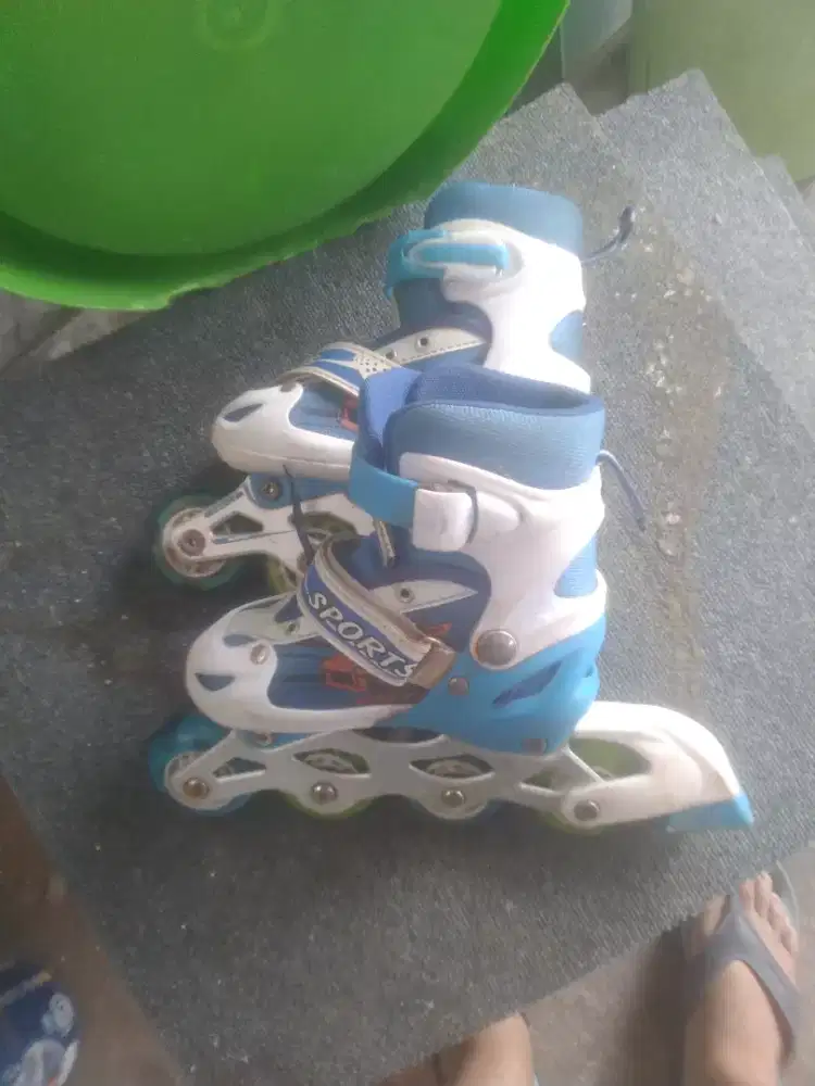 Sepatu roda merk Tiger ukuran 31-34