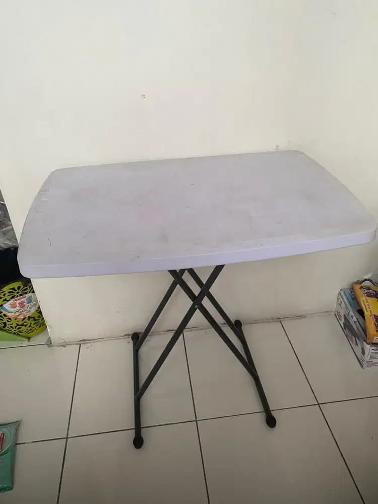 Meja Lipat Merk Krisbow