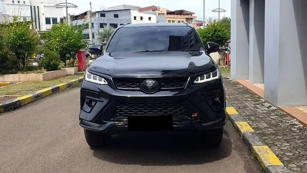 Toyota Fortuner 2.8 VRZ GR S 4x4 Tetadrive Diesel 2025 km.3rb Hitam