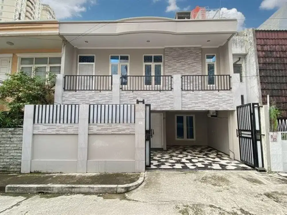 Dijual Rumah Komplek Mangga Dua Selatan Selesai Renovasi 3,5 Lantai 128m2 SHM, Lokasi Strategis Dekat Pusat Pembelanjaan Harco Mangga Dua Pademangan