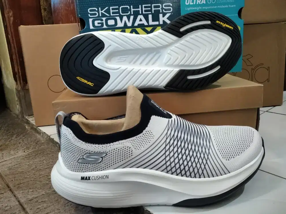 Sepatu skechers slip on size 41 original murah