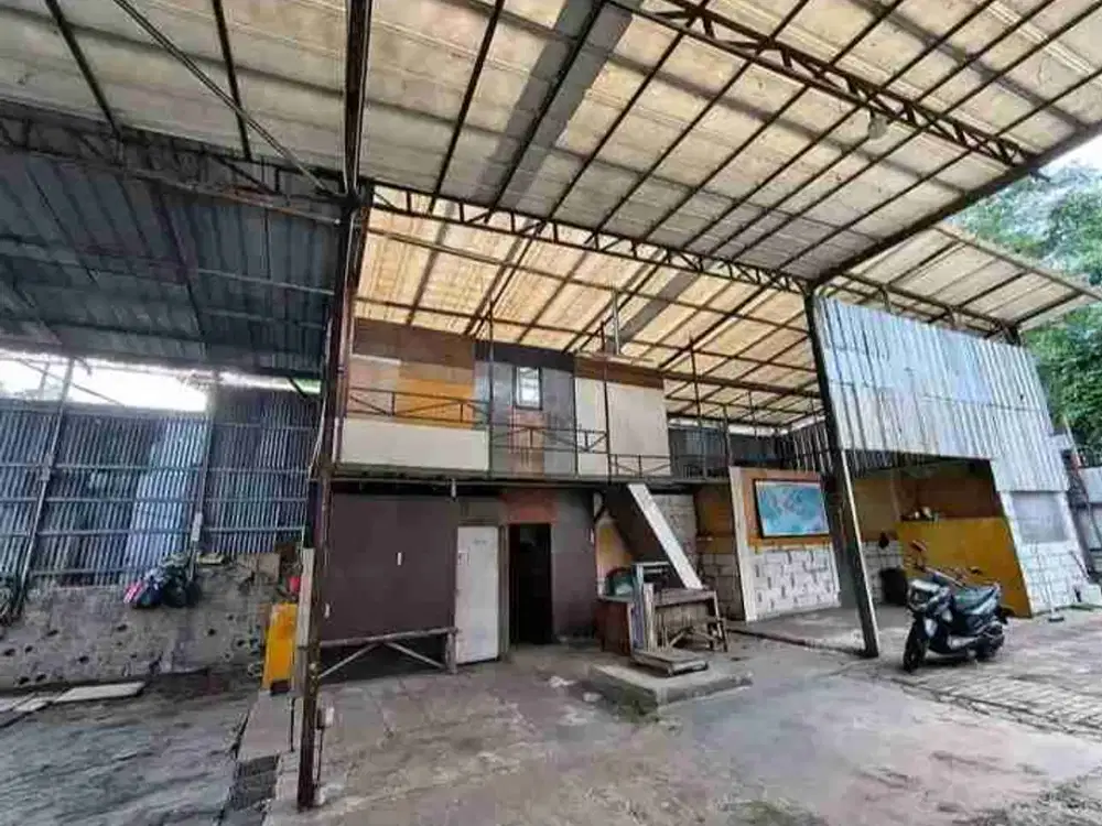Disewakan Gudang Workshop dekat ke Pintu Tol dengan akses Jalan Dilalui truck double engkel Di Sawah Lama, Ciputat, Tangerang Selatan
