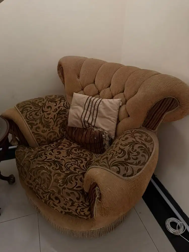 KURSI SOFA SINGLE KLASIK + MEJA KLASIK