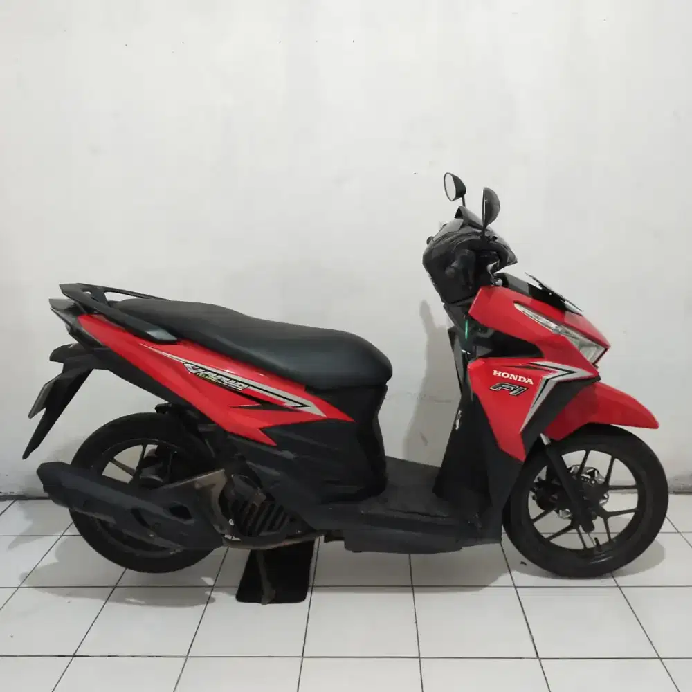 Honda Vario 125 OLD 2017 Lengkap Bagus