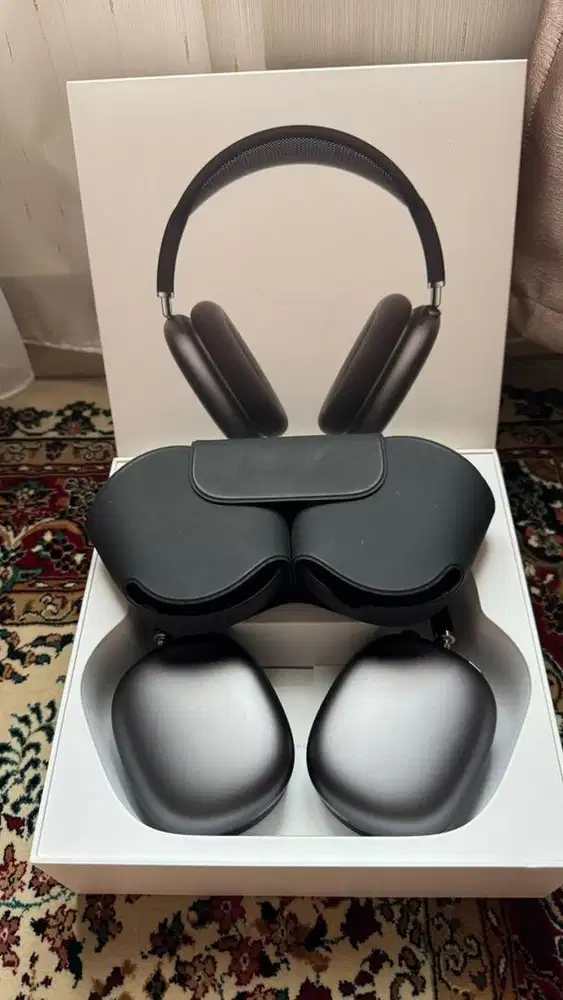 Aipod Max gen 1 (lightning)