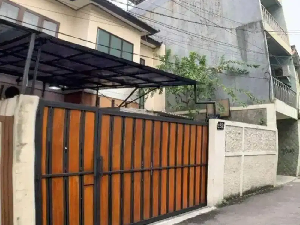 Rumah 2 Lantai Fresh Luas 153m2 Siap Huni di Kebon Baru, Tebet