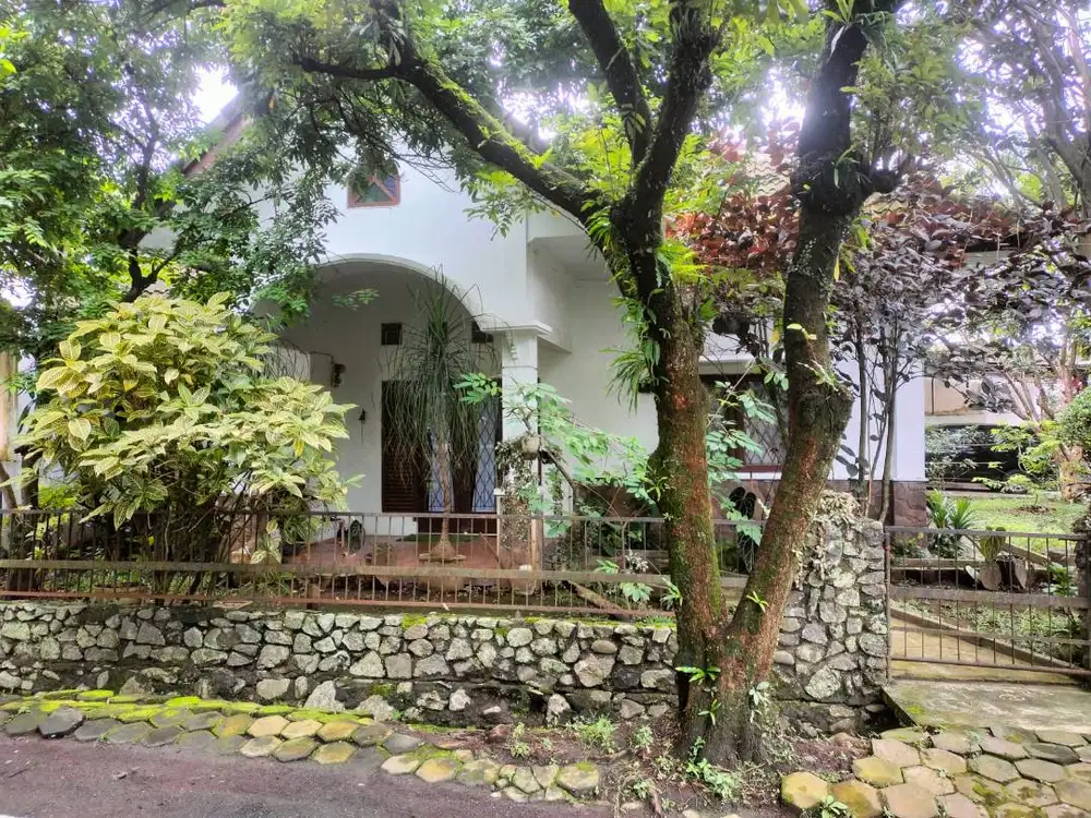 Rumah sebelah kampus UNISMA Kota Malang LT. 319 m2 , LB. 142 m2 (Nego)