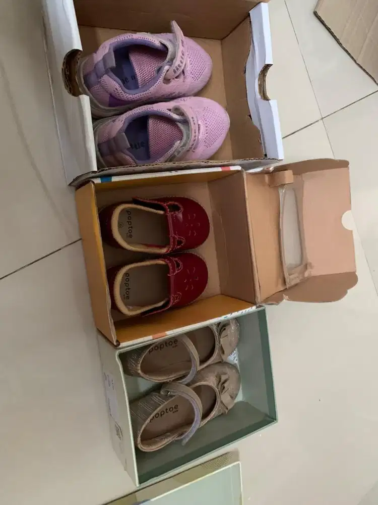 Sepatu anak permpuan 3 pasang beda2 size