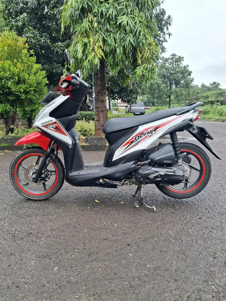 (A) Honda Beat Fi tahun 2015 Pajak on panjang