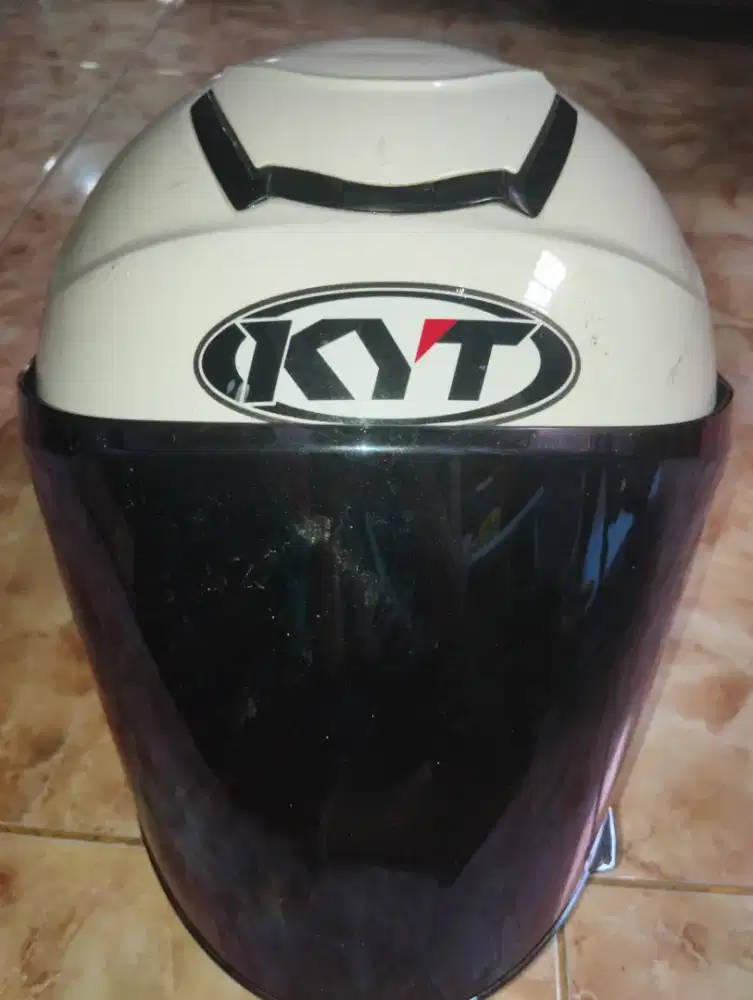 Helm KYT White Anti Theft Patent System