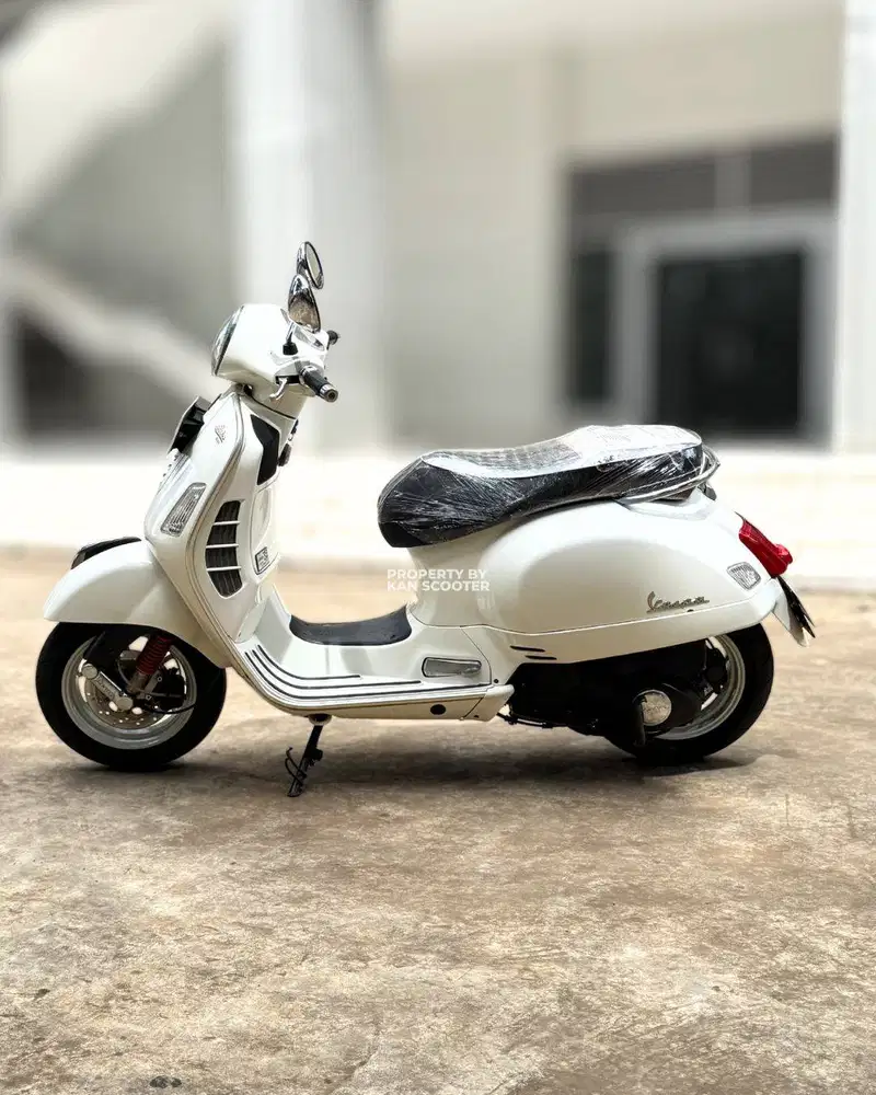 VESPA GTS 150 3V 2014 TERMURAH