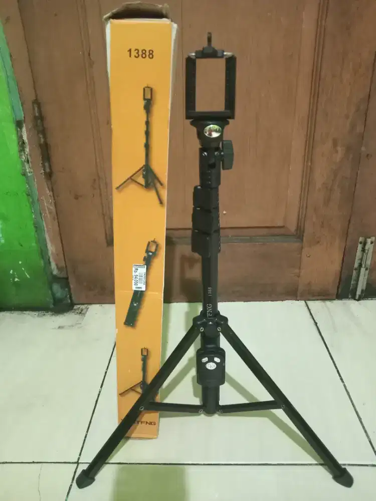Tripot merk YUNTFNG tripot menggunakan remot control