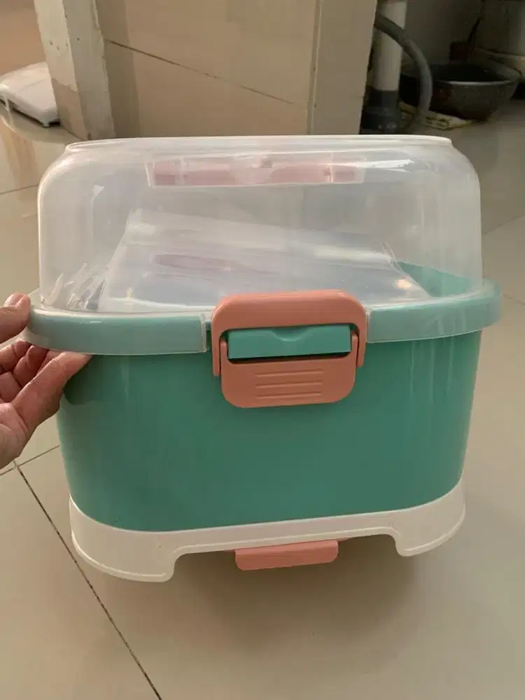 Rak simpan/pengering botol susu