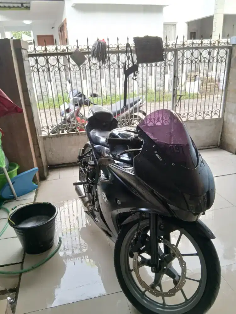 Gsx 150 r  suzuki