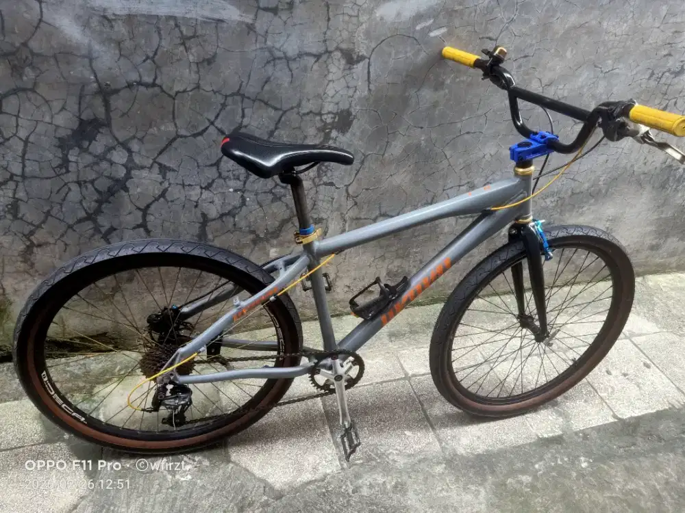 Sepeda BMX custom 26 in