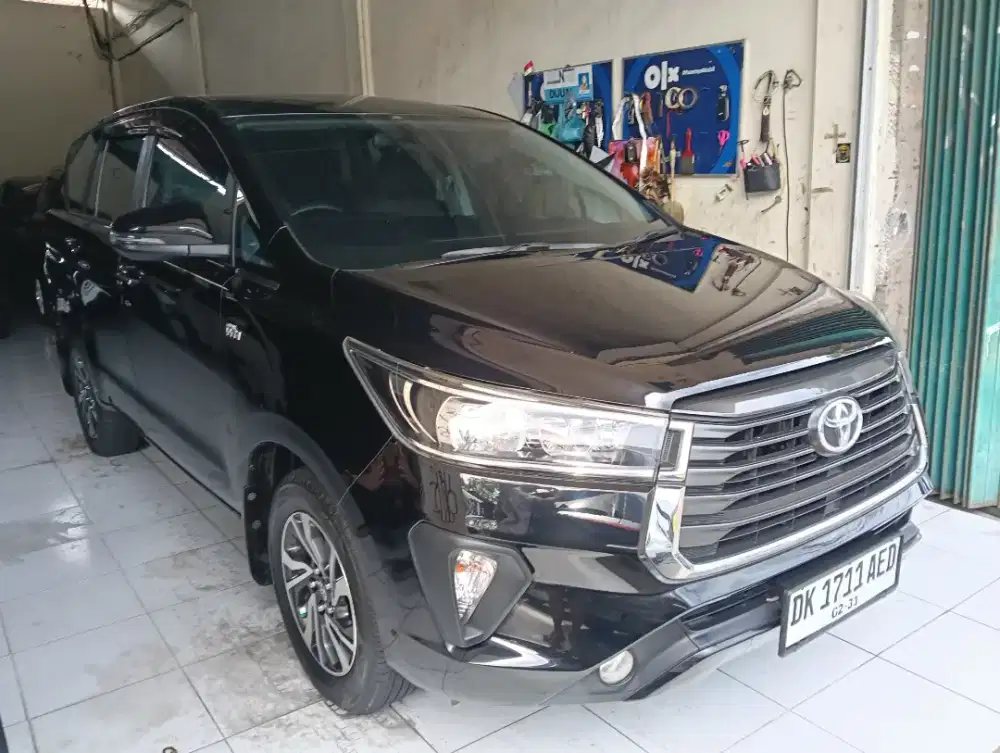Innova Reborn G bensin AT 2021 hitam, low km