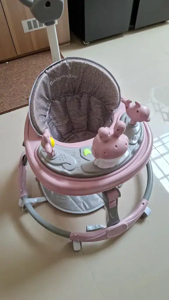 Baby walker bayi