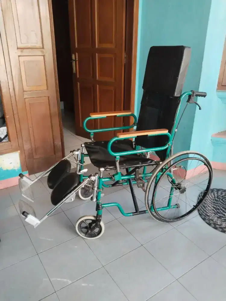 Dijual kursi roda bisa selonjoran