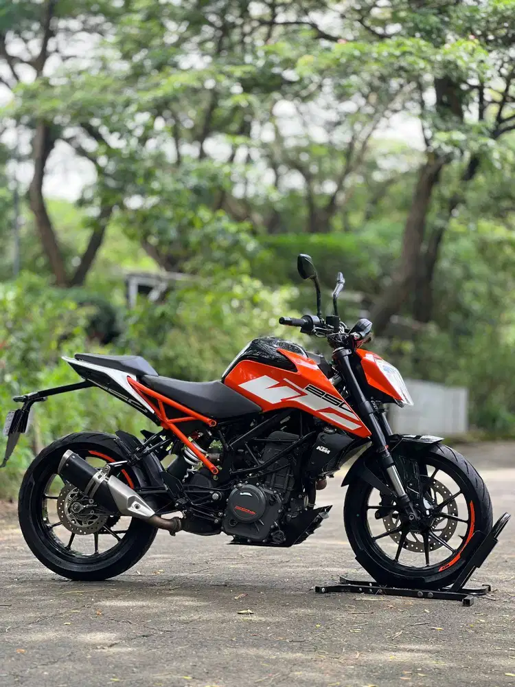 KTM DUKE 250 ABS 2018 ORANGE KM LOW PAJAK ON SUPERB
