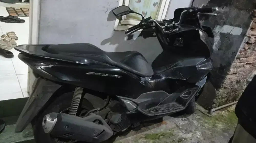 PCX160 tahun 2023 warna hitam