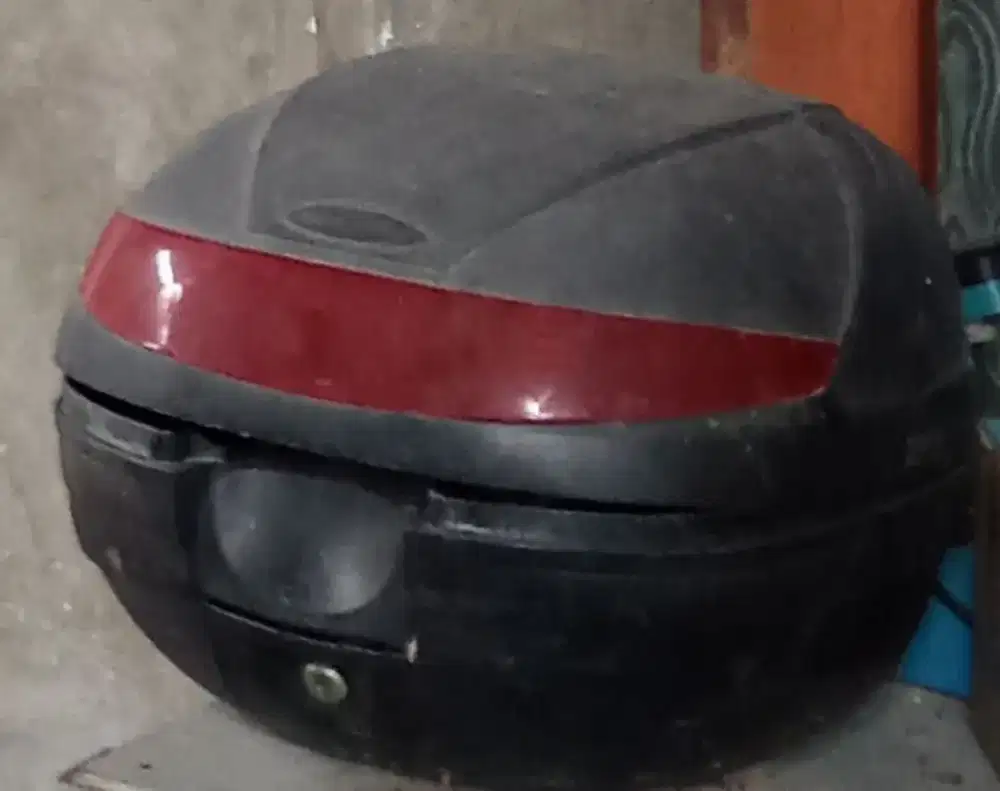 Boxs motor  plus penyanggahnya