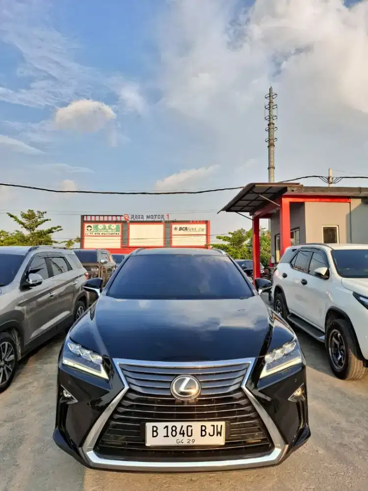 Lexus 2019 RX300 luxury matic. Km 57rb
