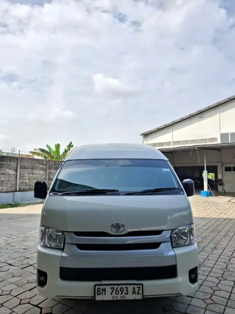 Hiace commuter 2025 manual. Km 23rb antik