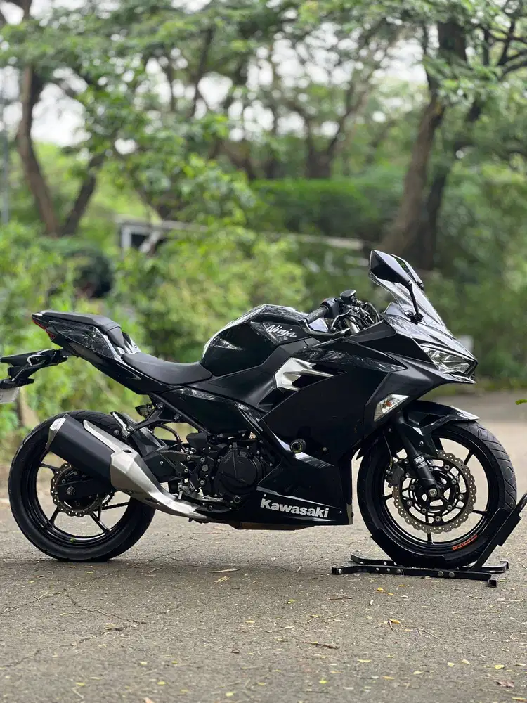 KAWASAKI NEW NINJA 250 FI 2018 HITAM KM 19K PAJAK ON SIAP NGEBUT