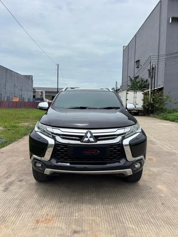 Mitsubishi Pajero 2.4 Dakar 2016 Automatic ( Hitam Metalik )
