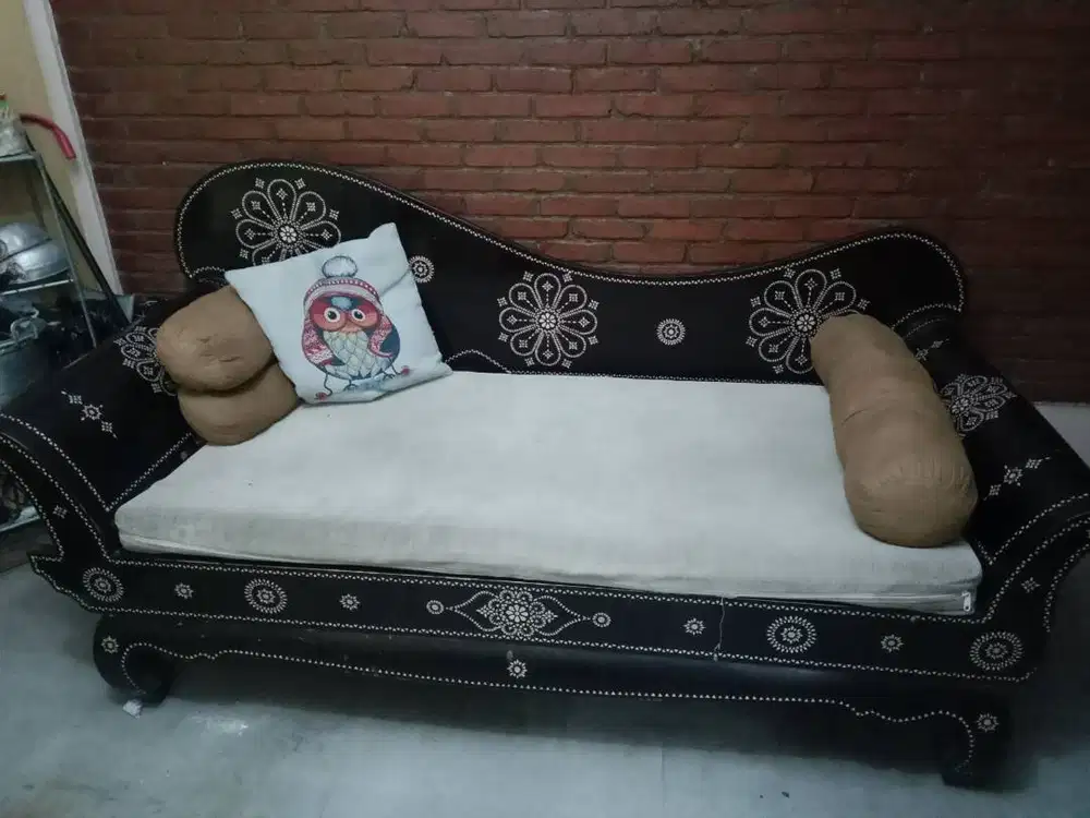 Kursi bale2 dari kayu