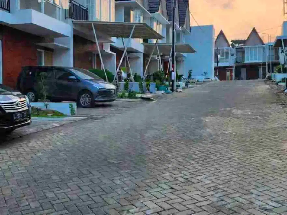 rumah murah 2 lt di dalam perumahan daerah joyo agung dekat kampus UB Brawijaya unisma unmuh dan UIN. butuh segera laku lingkungan bersih dan aman