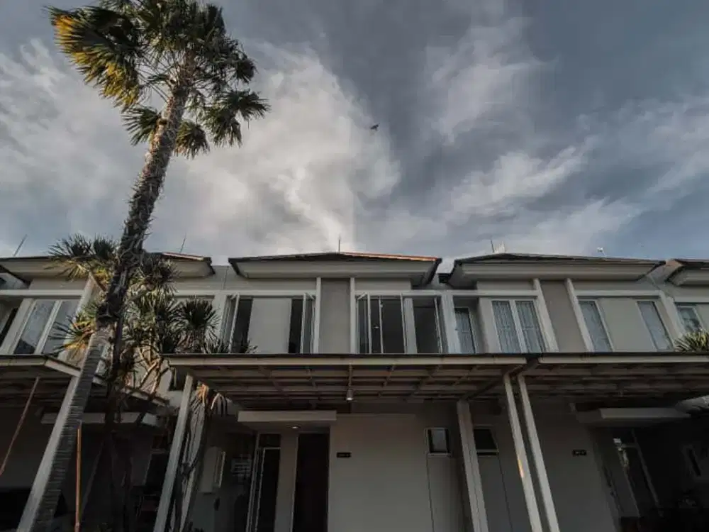 Dijual rumah baru renov suvadiva pakuwon city