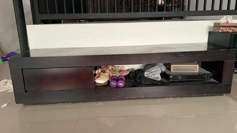 Meja Panjang Bernini