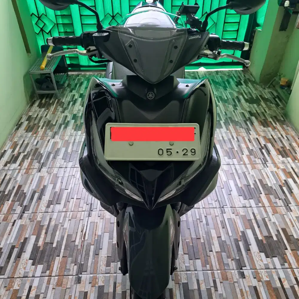 Aerox 2024 Hitam Abu Elegan – Mesin Halus, Siap Touring!