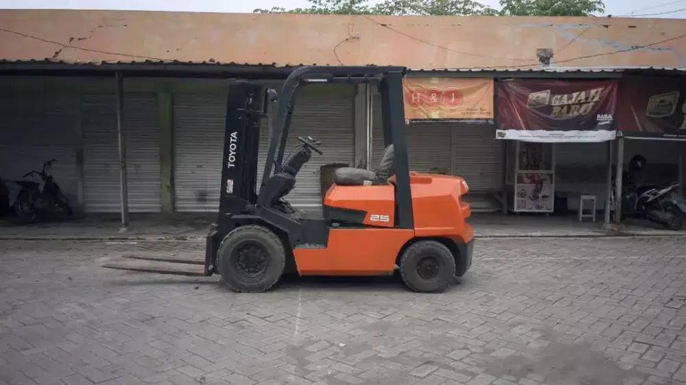 Forklift Toyota 2.5 ton